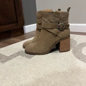 Crown vintage bootie